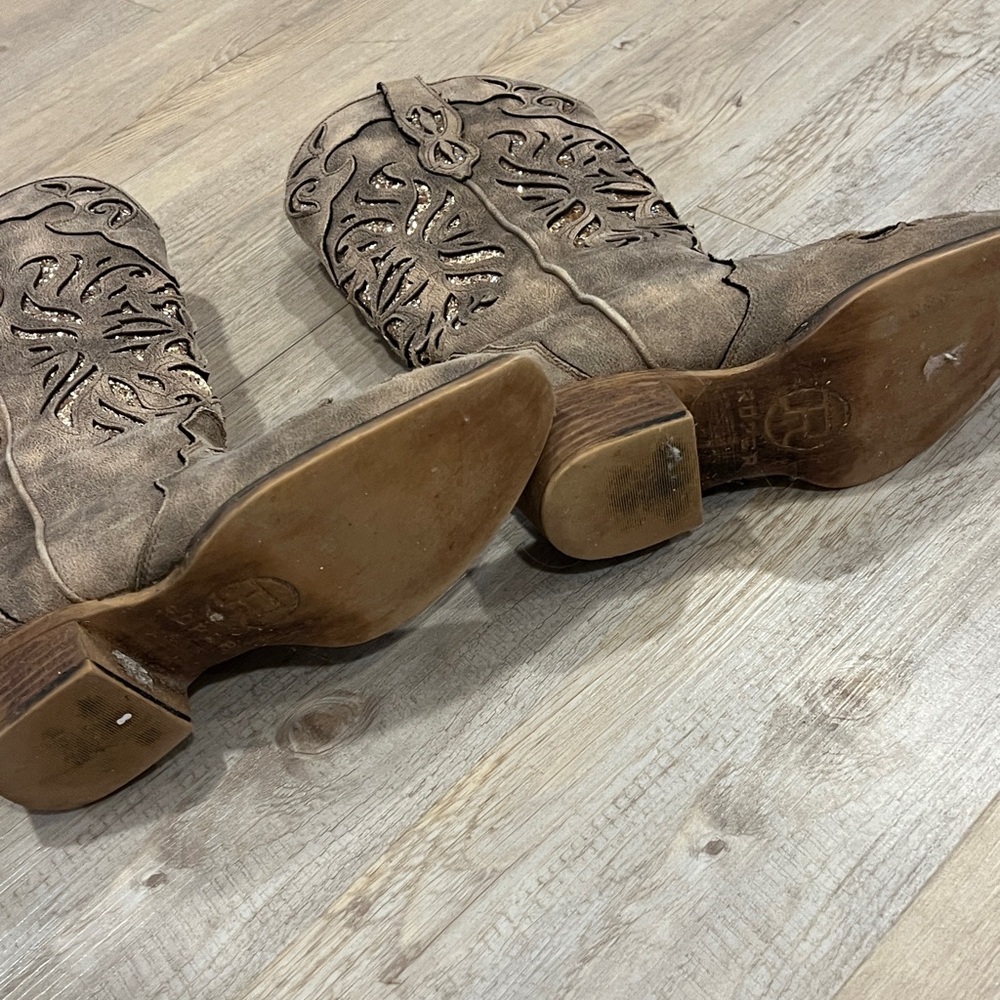 Women size 6 Roper boots- like new - Picture 6 of 8